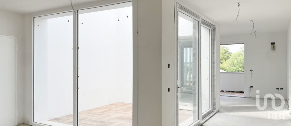 Building 5 rooms of 218 m² in Padova (35136)