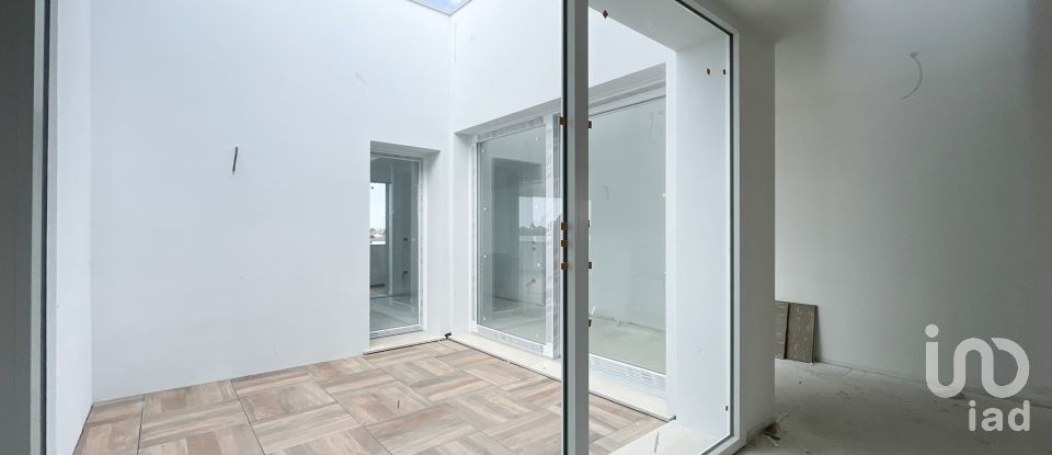 Building 5 rooms of 218 m² in Padova (35136)