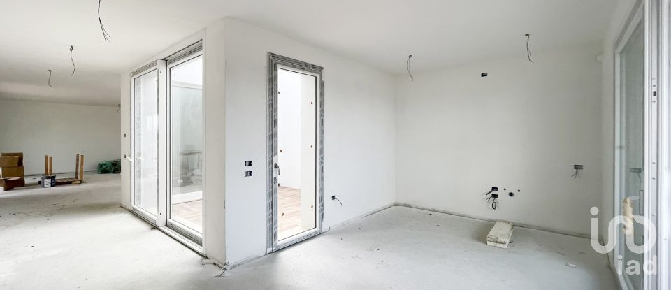 Building 5 rooms of 218 m² in Padova (35136)