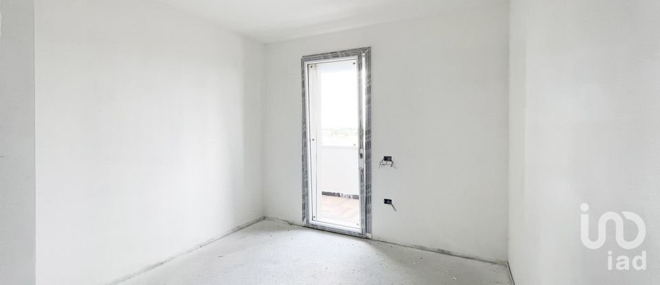 Building 5 rooms of 218 m² in Padova (35136)