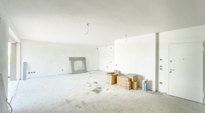 Building 4 rooms of 170 m² in Padova (35136)