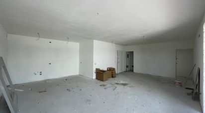 Building 4 rooms of 170 m² in Padova (35136)