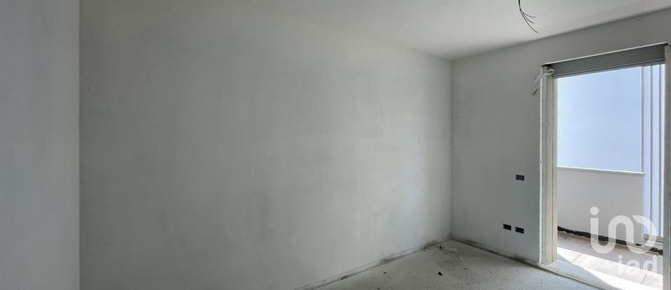 Building 4 rooms of 170 m² in Padova (35136)