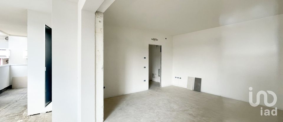 Building 2 rooms of 73 m² in Padova (35136)