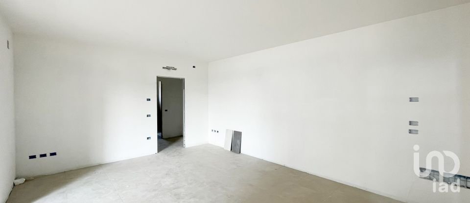 Building 2 rooms of 73 m² in Padova (35136)