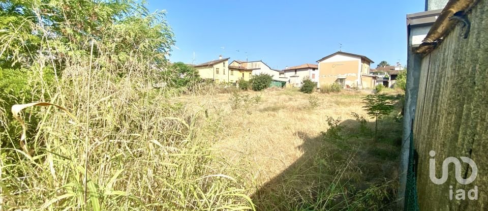 Land of 1,443 m² in Guidizzolo (46040)