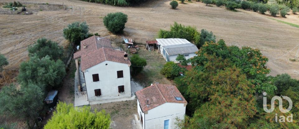 Farm 14 rooms of 340 m² in Civitanova Marche (62012)