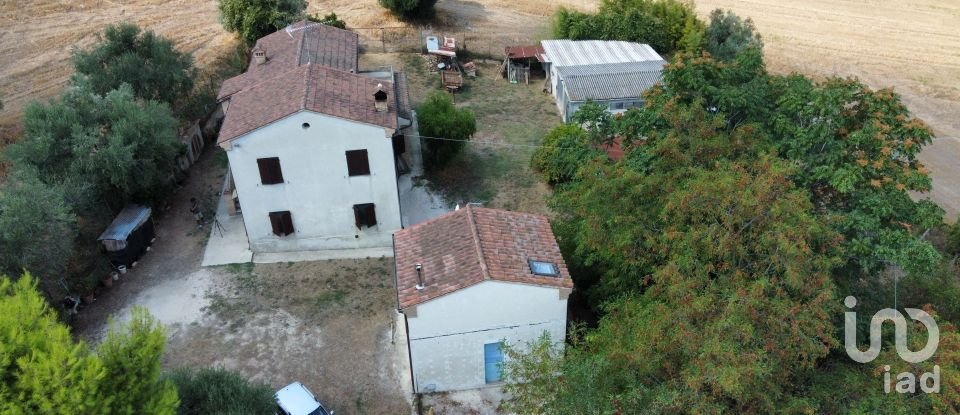 Farm 14 rooms of 340 m² in Civitanova Marche (62012)