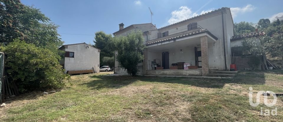 Farm 14 rooms of 340 m² in Civitanova Marche (62012)