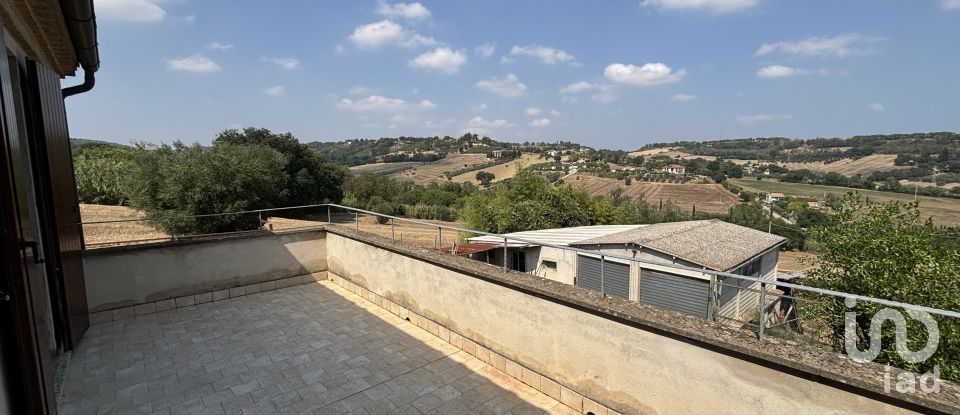 Farm 14 rooms of 340 m² in Civitanova Marche (62012)