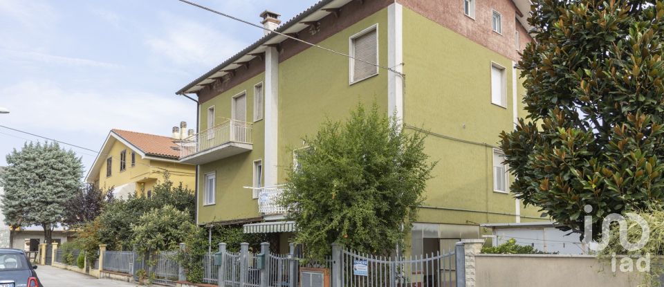 Abitazione 6 locali di 140 m² in Filottrano (60024)