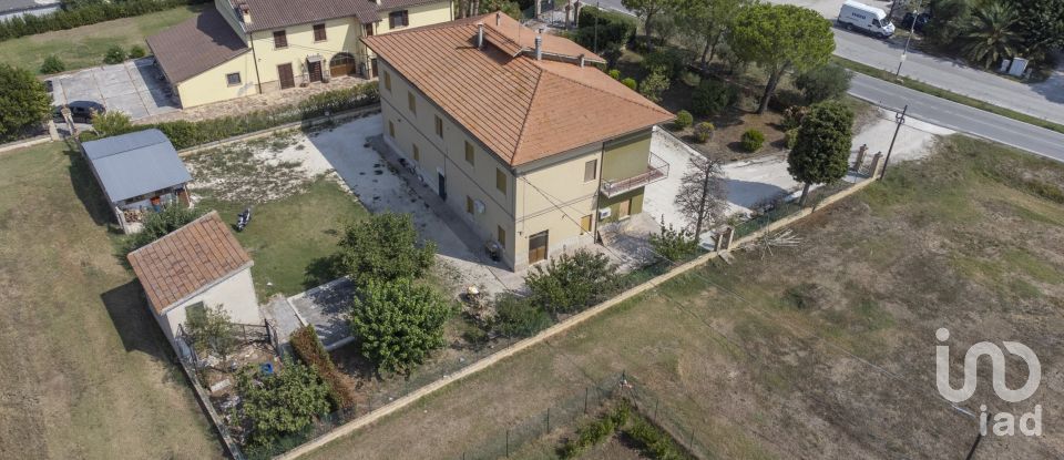 Costruzione di 385 m² in Treia (62010)