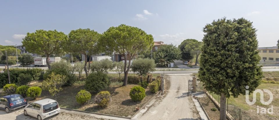 Villa Bifamiliare 7 locali di 200 m² a Treia (62010)