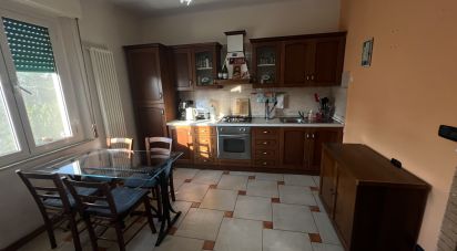 Palazzo / Stabile 4 locali di 65 m² a Falerone (63837)