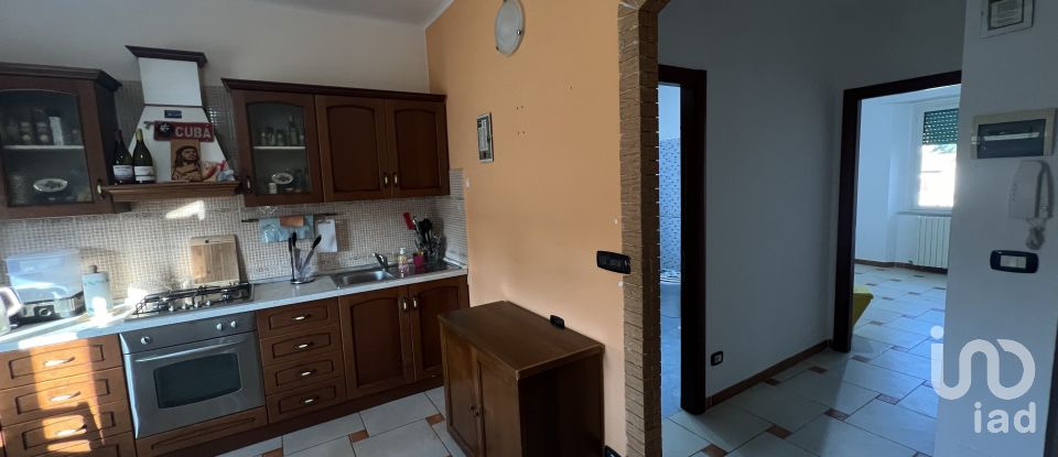 Palazzo / Stabile 4 locali di 65 m² a Falerone (63837)