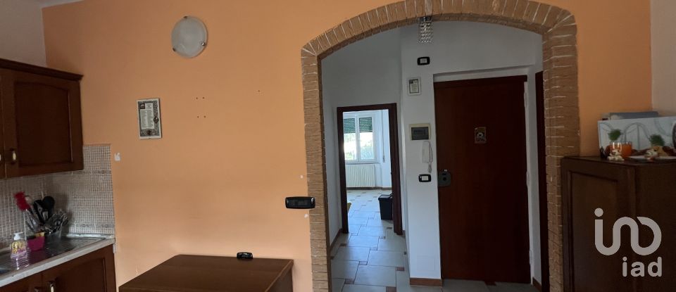 Palazzo / Stabile 4 locali di 65 m² a Falerone (63837)