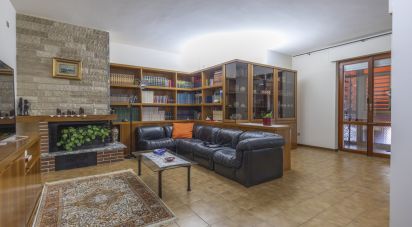 Four-room apartment of 215 m² in Castelfidardo (60022)