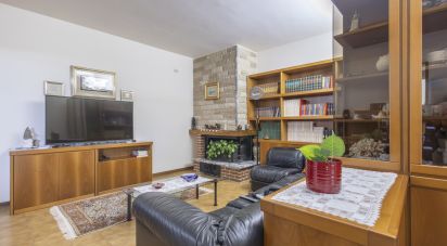 Four-room apartment of 215 m² in Castelfidardo (60022)