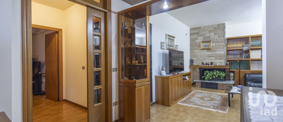 Four-room apartment of 140 m² in Castelfidardo (60022)