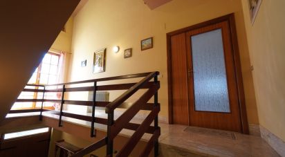 Duplex 10 rooms of 160 m² in Mosciano Sant'Angelo (64023)