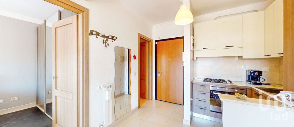 Two-room apartment of 50 m² in Roma (00134)