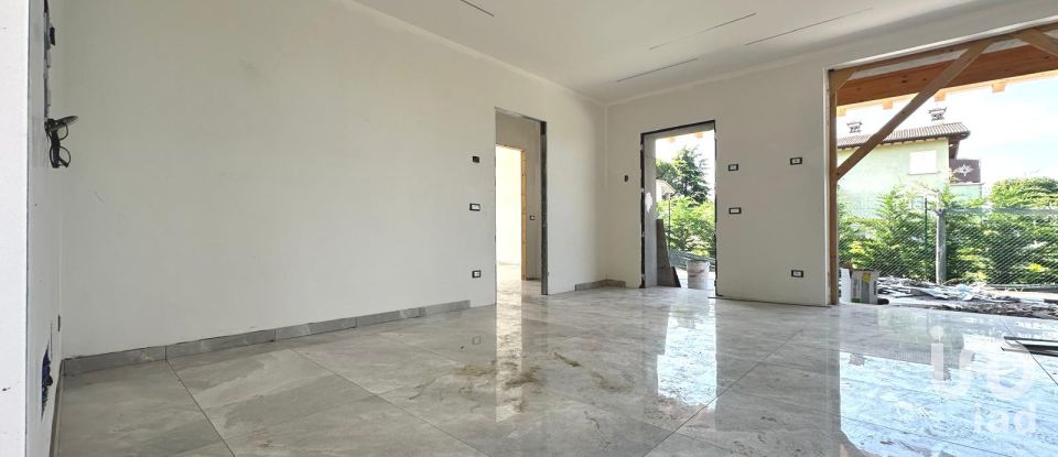 Villa Bifamiliare 3 locali di 110 m² in Lonato del Garda (25017)