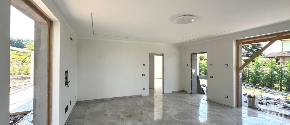 Villa Bifamiliare 3 locali di 110 m² in Lonato del Garda (25017)