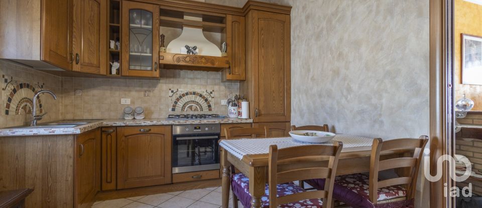 Four-room apartment of 139 m² in Loreto (60025)