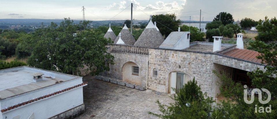 Trullo 15 locali di 244 m² in Locorotondo (70010)