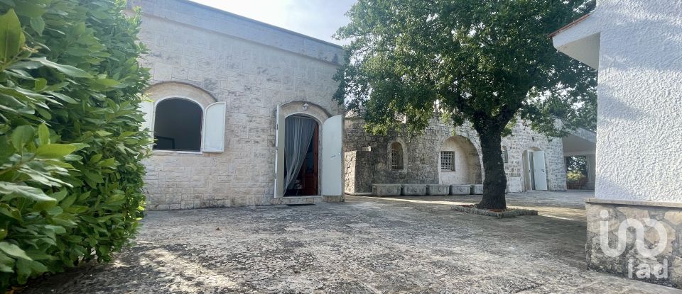 Trullo 15 locali di 244 m² in Locorotondo (70010)