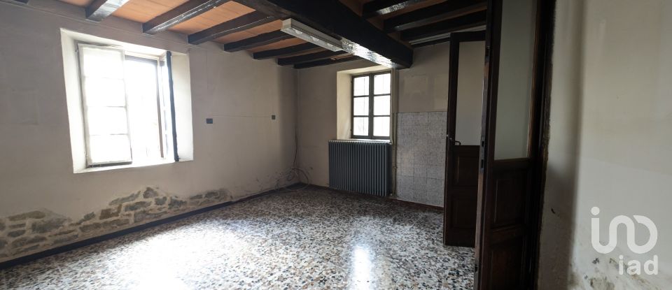 Casa 7 locali di 273 m² in Neviano degli Arduini (43024)