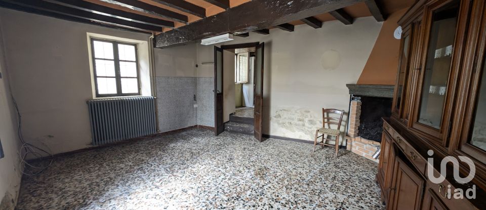 Casa 7 locali di 273 m² in Neviano degli Arduini (43024)