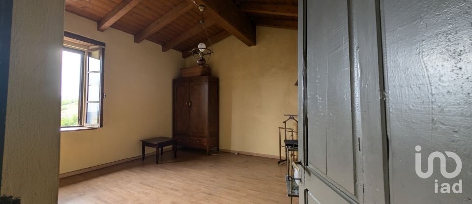 Casa 7 locali di 273 m² in Neviano degli Arduini (43024)