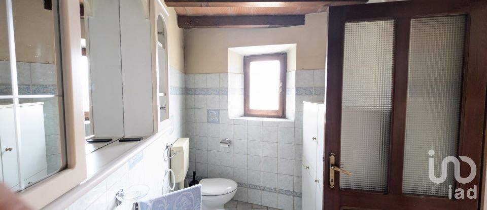 Casa 7 locali di 273 m² in Neviano degli Arduini (43024)