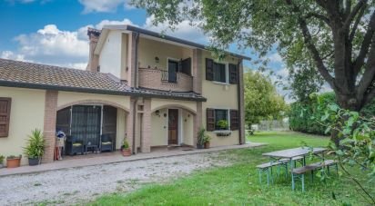 Casa indipendente / Villa 4 locali di 222 m² in Codigoro (44021)