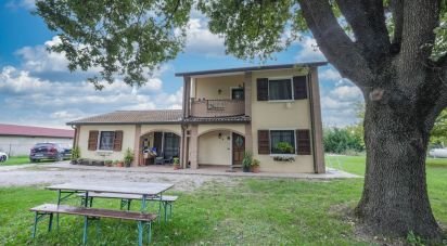 Casa indipendente / Villa 4 locali di 222 m² in Codigoro (44021)