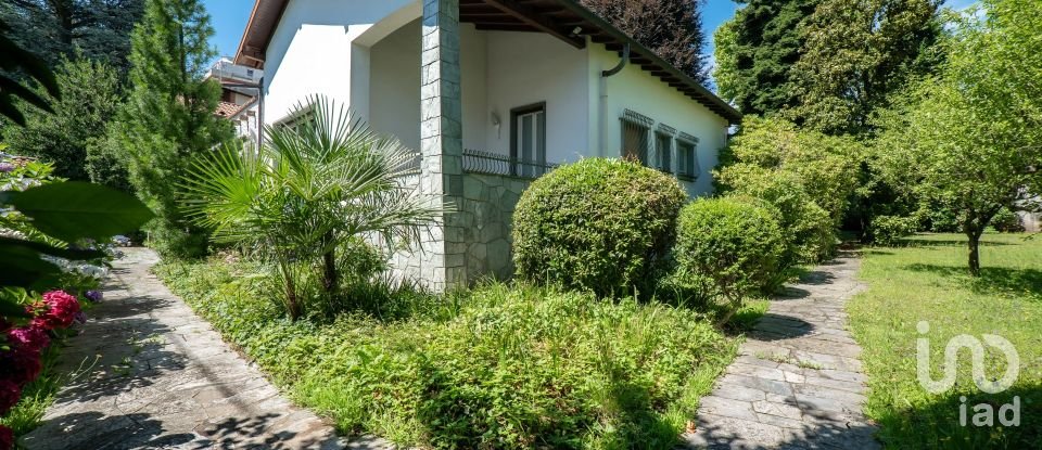 Casa 16 locali di 700 m² in Gallarate (21013)