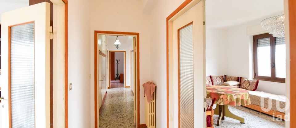 Appartamento 7 locali di 237 m² a Seregno (20831)