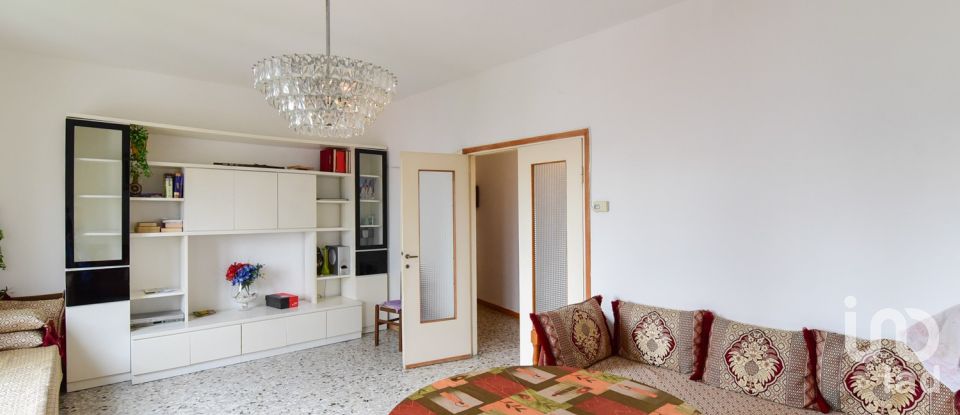 Appartamento 7 locali di 237 m² a Seregno (20831)