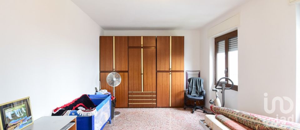 Appartamento 7 locali di 237 m² a Seregno (20831)