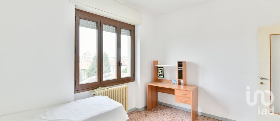 Appartamento 7 locali di 237 m² a Seregno (20831)