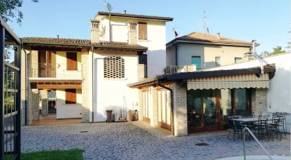 Farm 5 rooms of 180 m² in Desenzano del Garda (25015)