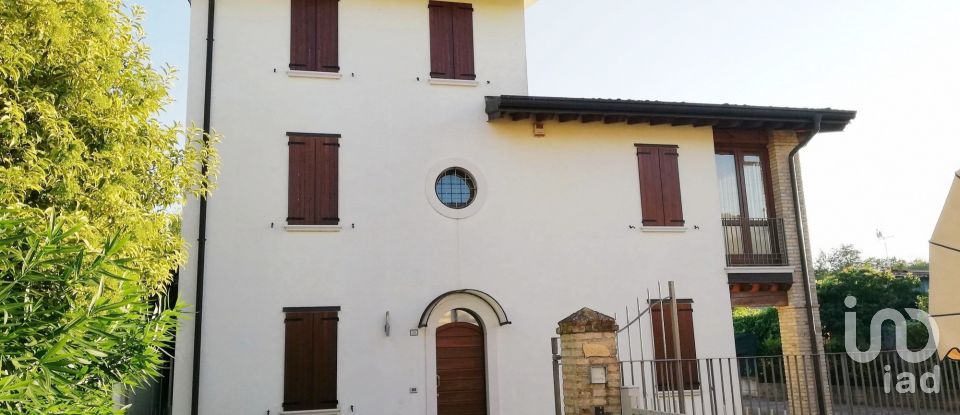 Villa 5 locali di 180 m² in Desenzano del Garda (25015)