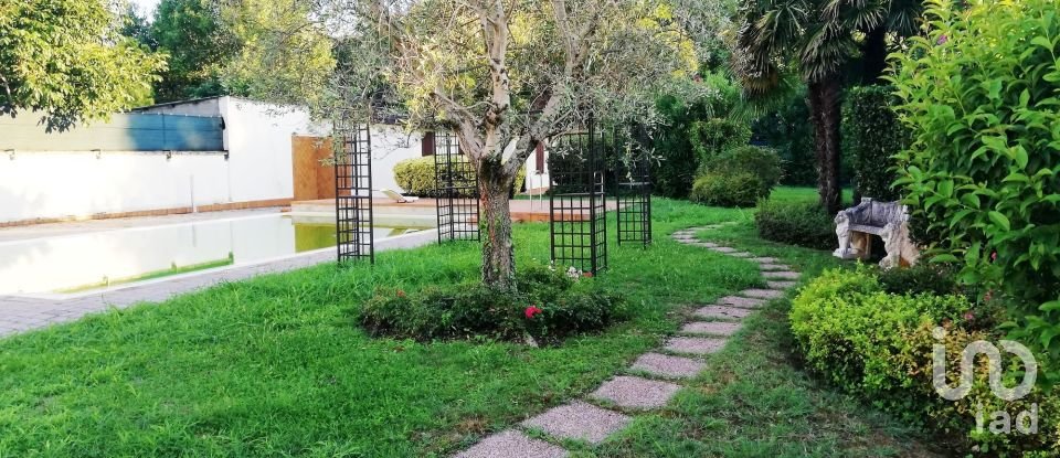 Villa 5 locali di 180 m² in Desenzano del Garda (25015)