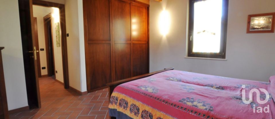 Farm 5 rooms of 180 m² in Desenzano del Garda (25015)