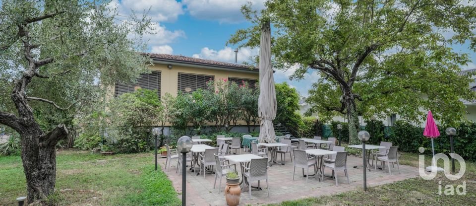 Farm 9 rooms of 241 m² in Desenzano del Garda (25015)