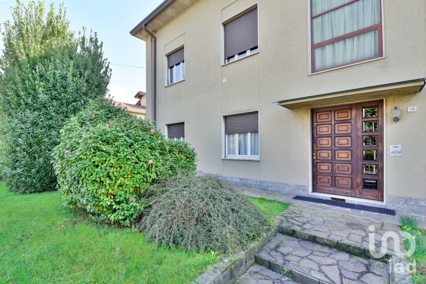 Appartamento 5 locali di 225 m² a Figino Serenza (22060)