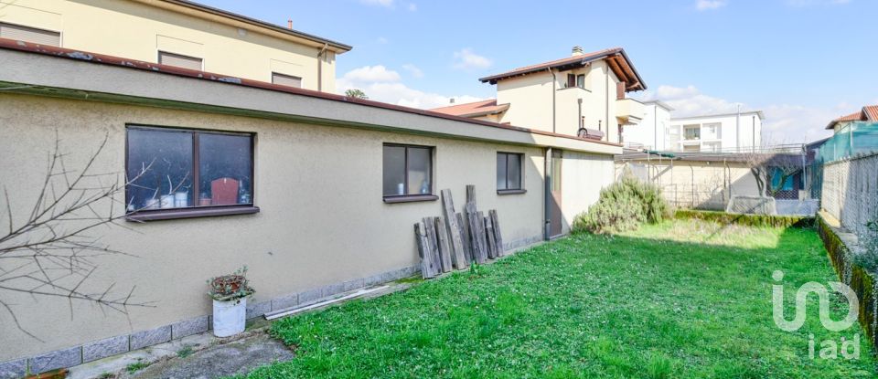 Apartment 5 rooms of 225 m² in Figino Serenza (22060)