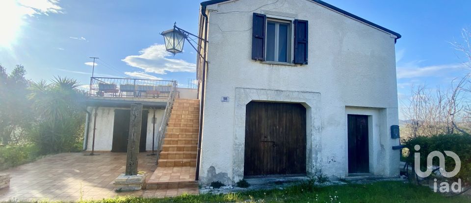 Casa 4 locali di 230 m² in Offida (63073)