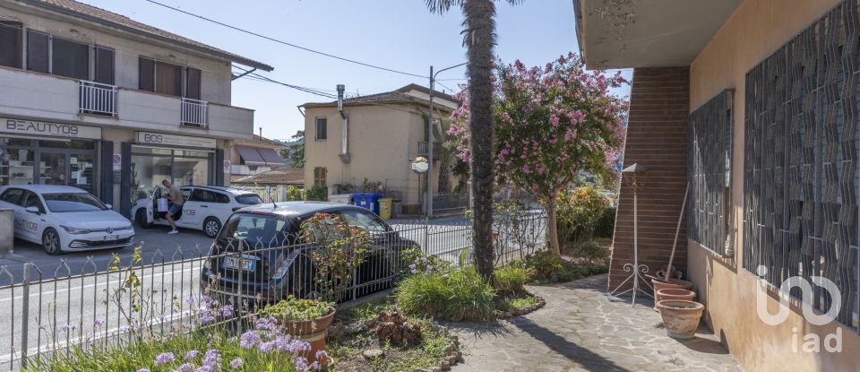 Villa 13 locali di 334 m² in Recanati (62019)